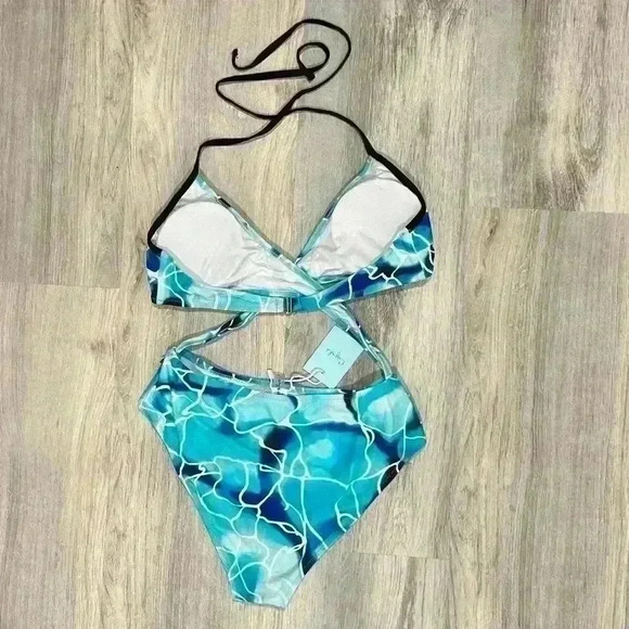 NWT Cupshe Water Ripple Wrap One-piece Swimsuit Halter Bathing Suit Blue Size M - Picture 9 of 10